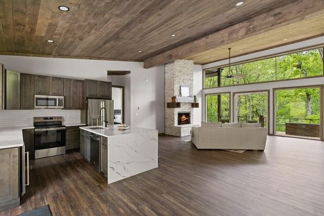 148 Brookwood Drive, Blue Ridge, GA 30513