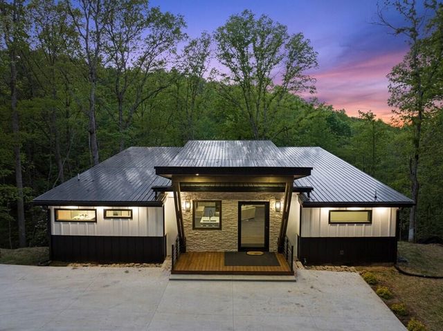 148 Brookwood Drive, Blue Ridge, GA 30513