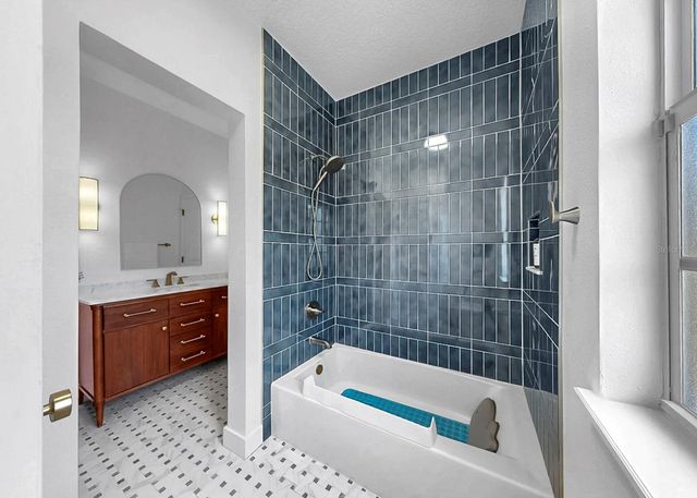 5248 BRIGHTON SHORE DRIVE, Apollo Beach, FL 33572