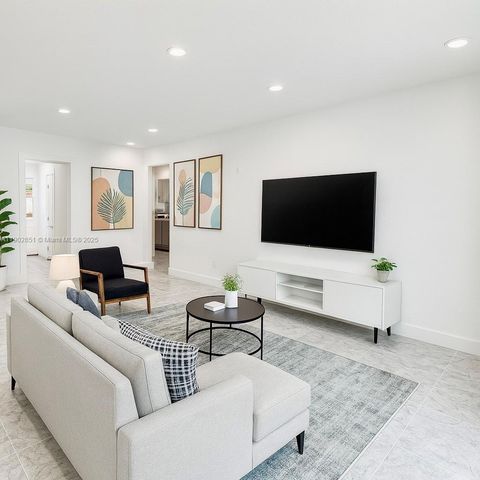 5742 Fletcher St, Hollywood, FL 33023