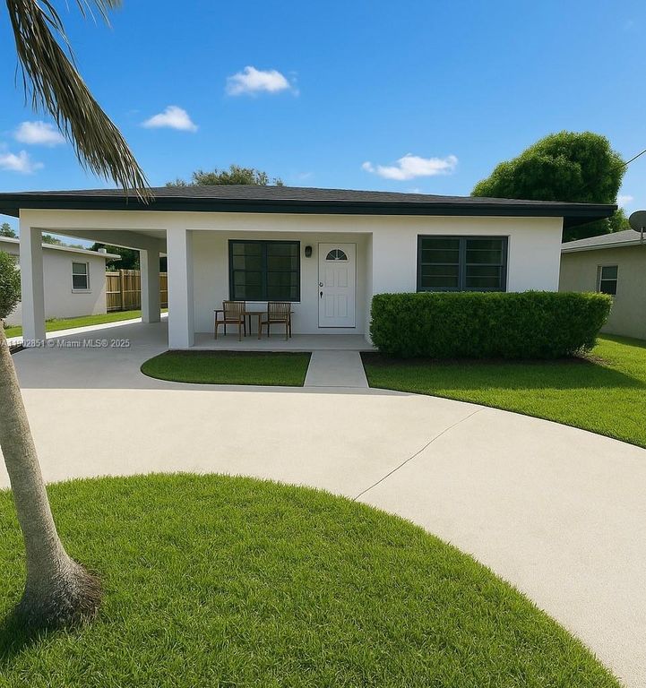 5742 Fletcher St, Hollywood, FL 33023