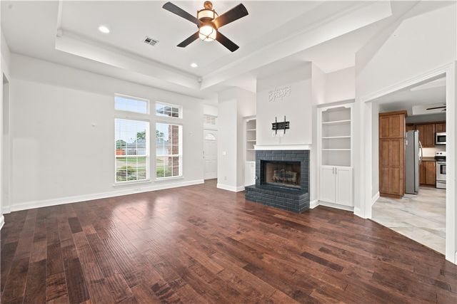 3606 W Margaret Place, Rogers, AR 72756