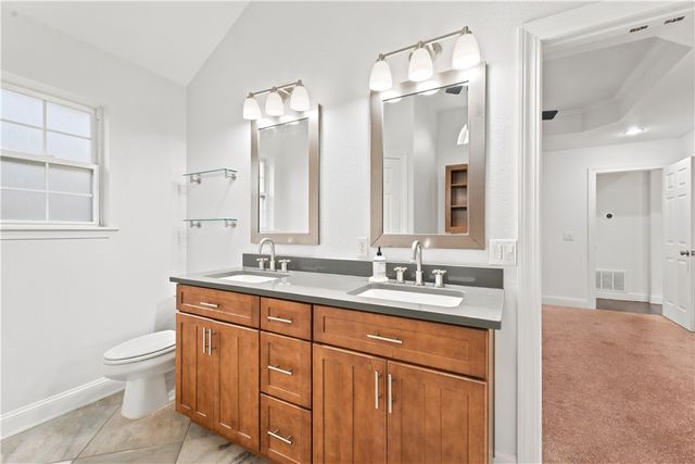 3606 W Margaret Place, Rogers, AR 72756