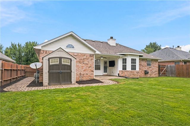 3606 W Margaret Place, Rogers, AR 72756