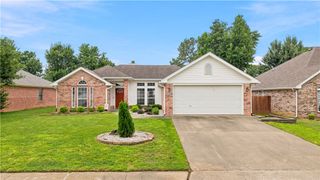 3606 W Margaret Place, Rogers, AR 72756