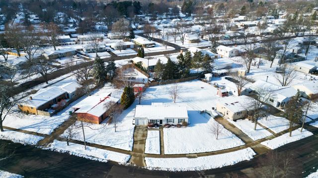 813 Wiltshire Drive, Owosso, MI 48867