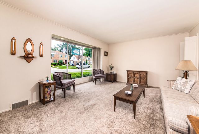 1808 Linden Street, Des Plaines, IL 60018