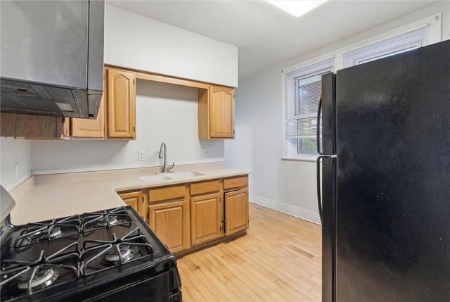 290 Glenwood Dr, Ambridge, PA 15003