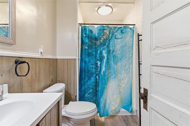 290 Glenwood Dr, Ambridge, PA 15003