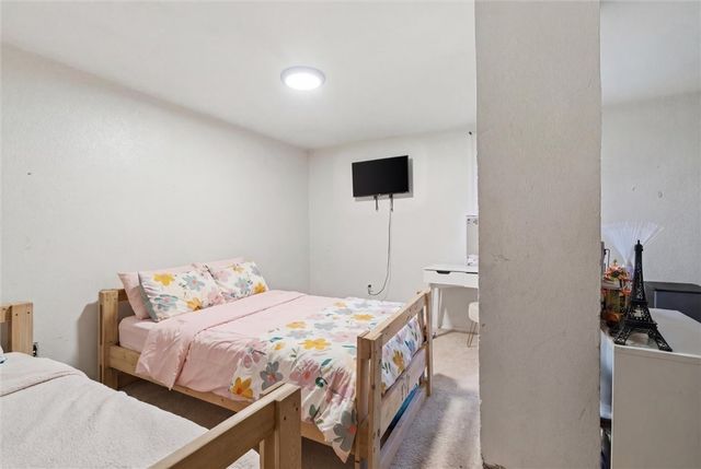 290 Glenwood Dr, Ambridge, PA 15003