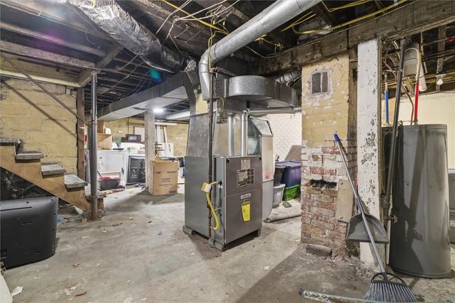 290 Glenwood Dr, Ambridge, PA 15003