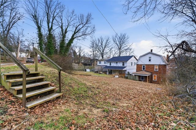 290 Glenwood Dr, Ambridge, PA 15003