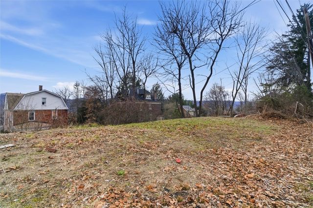 290 Glenwood Dr, Ambridge, PA 15003