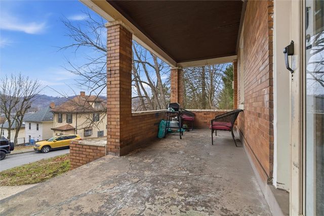 290 Glenwood Dr, Ambridge, PA 15003