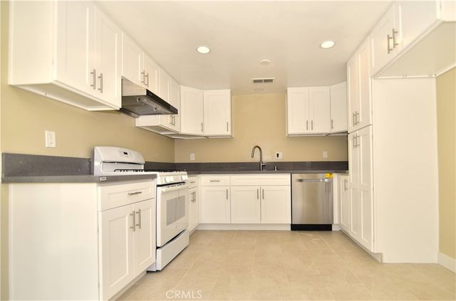 180 Southampton 32, Placentia, CA 92870