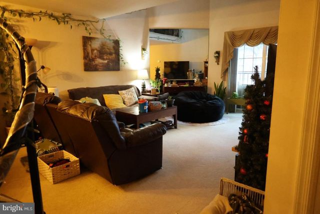 154 VALLEY GREENE CIR, Wyomissing, PA 19610