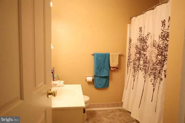 154 VALLEY GREENE CIR, Wyomissing, PA 19610