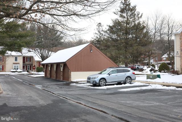 154 VALLEY GREENE CIR, Wyomissing, PA 19610