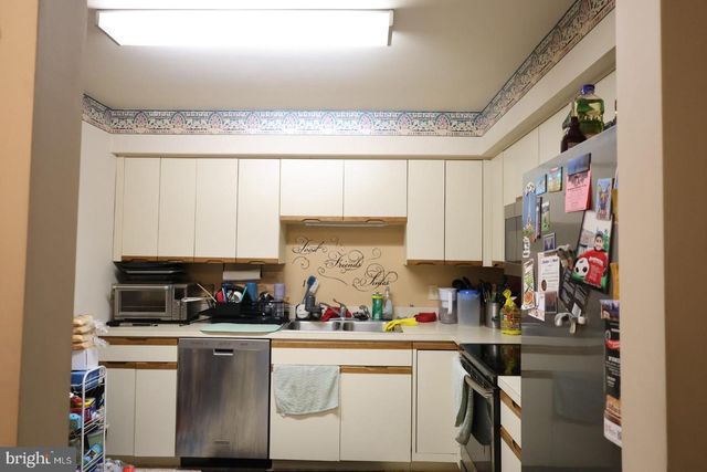 154 VALLEY GREENE CIR, Wyomissing, PA 19610