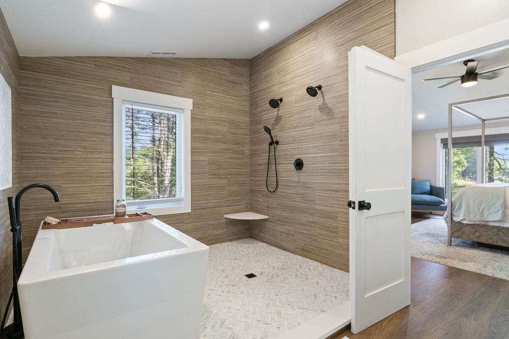 792 Berry River Road, Barrington, NH 03825