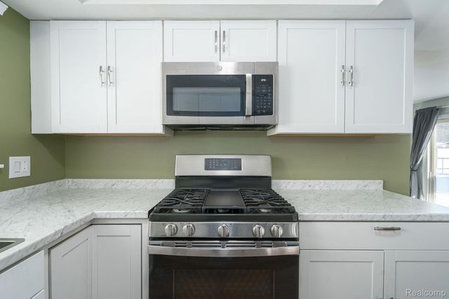 39618 Birchwood Drive, Plymouth, MI 48170