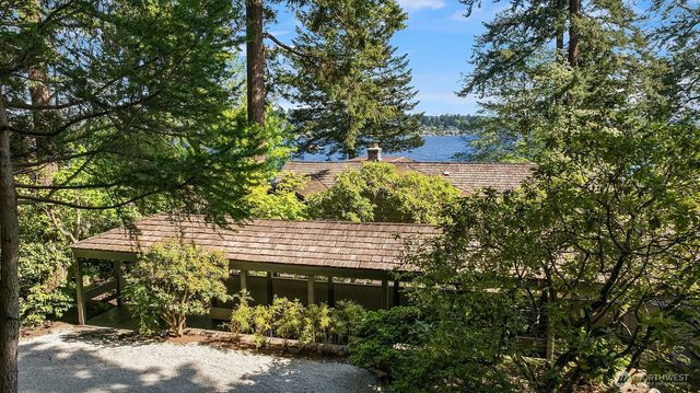 8625 NE Juanita Drive, Kirkland, WA 98034