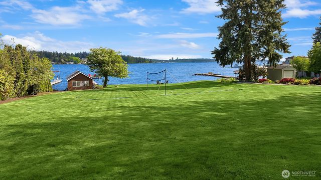 8625 NE Juanita Drive, Kirkland, WA 98034