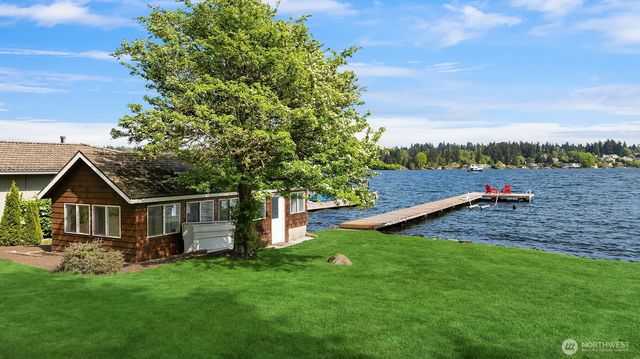 8625 NE Juanita Drive, Kirkland, WA 98034