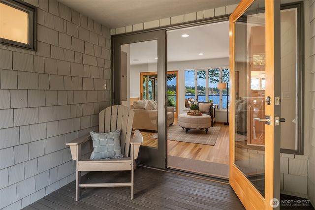 8625 NE Juanita Drive, Kirkland, WA 98034