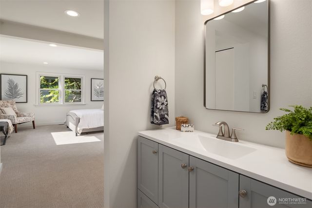 8625 NE Juanita Drive, Kirkland, WA 98034