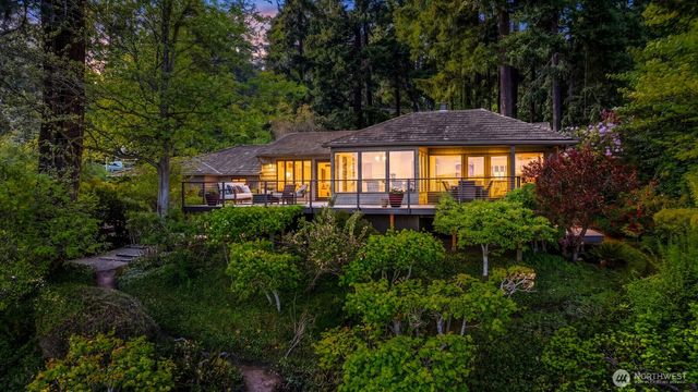 8625 NE Juanita Drive, Kirkland, WA 98034