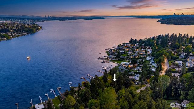 8625 NE Juanita Drive, Kirkland, WA 98034