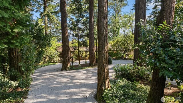 8625 NE Juanita Drive, Kirkland, WA 98034