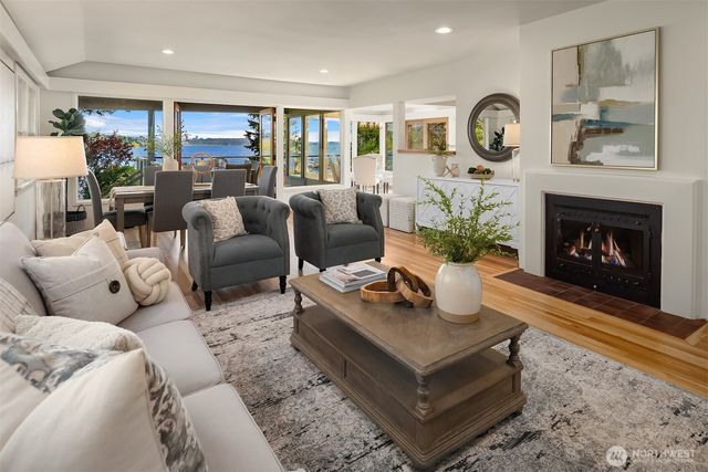 8625 NE Juanita Drive, Kirkland, WA 98034