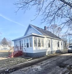 810 Thresher Avenue, Benton Harbor City, MI 49022