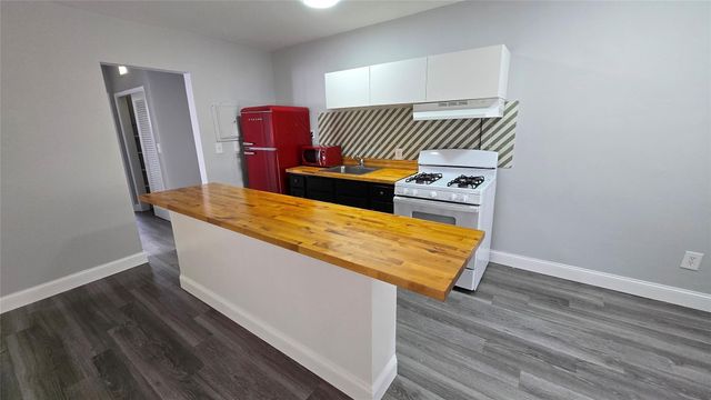 7725 Harding Ave 8, Miami Beach, FL 33141
