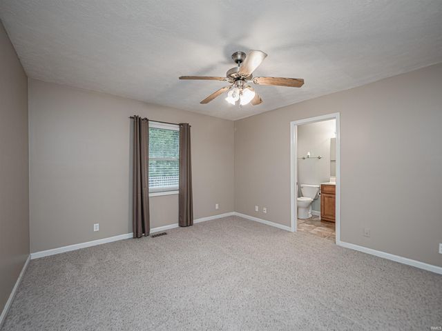 6098 Yosemite Drive, Newburgh, IN 47630