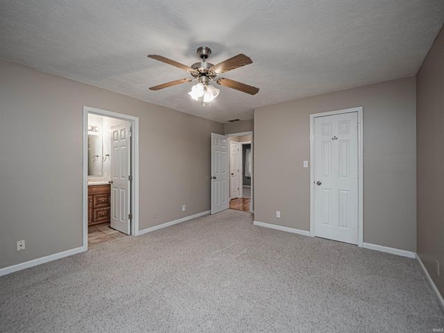 6098 Yosemite Drive, Newburgh, IN 47630