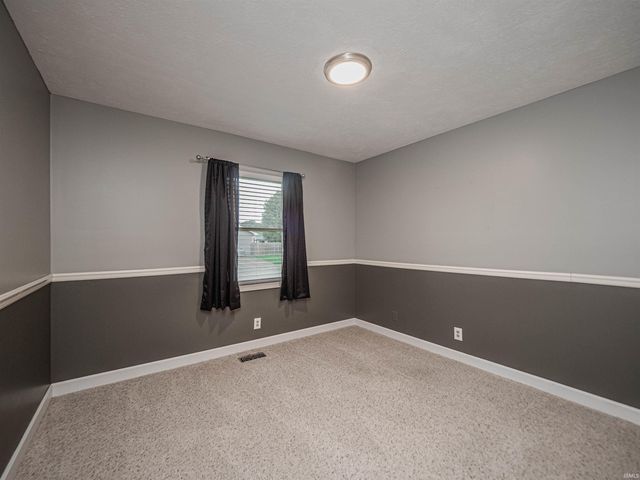 6098 Yosemite Drive, Newburgh, IN 47630