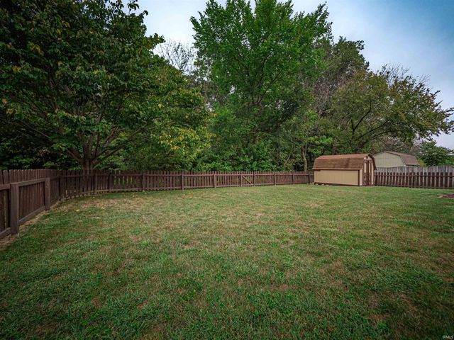6098 Yosemite Drive, Newburgh, IN 47630