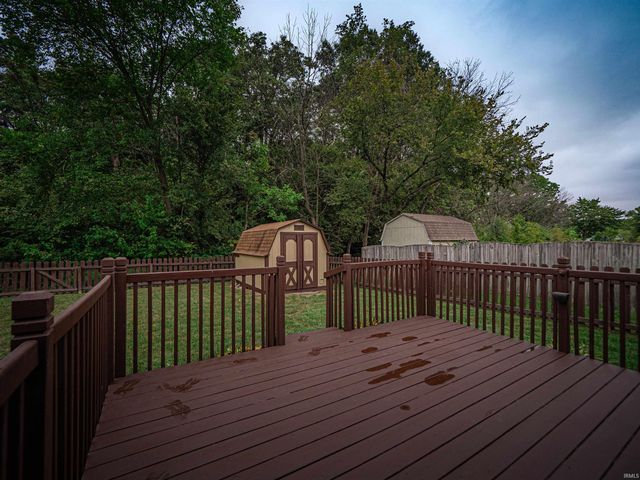 6098 Yosemite Drive, Newburgh, IN 47630