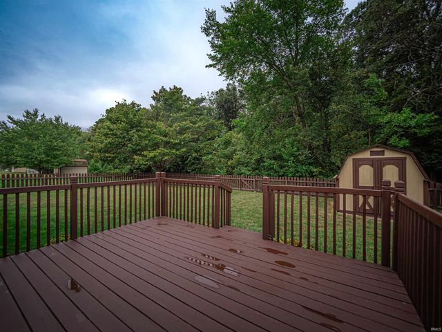 6098 Yosemite Drive, Newburgh, IN 47630