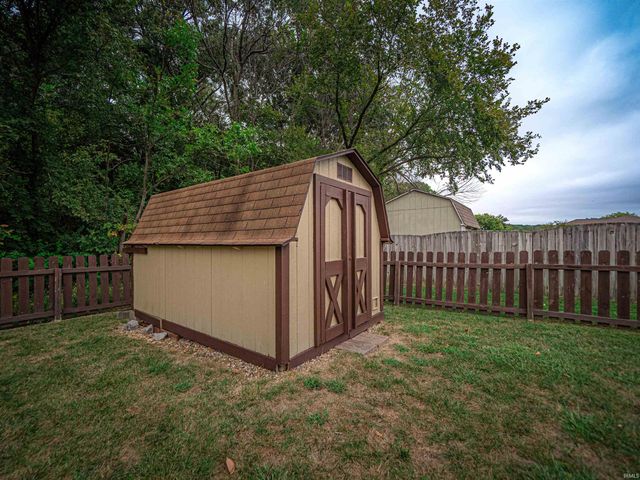 6098 Yosemite Drive, Newburgh, IN 47630