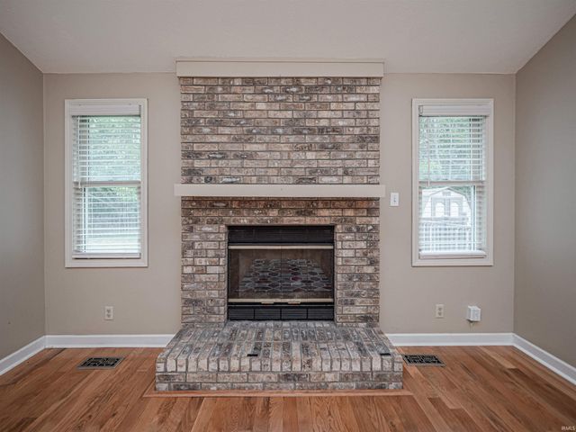 6098 Yosemite Drive, Newburgh, IN 47630