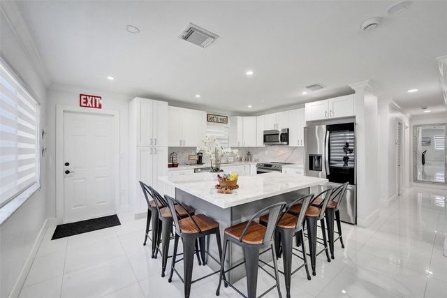 6740 Custer, Hollywood, FL 33024