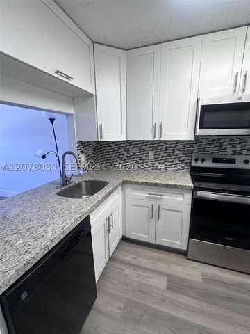 10049 Winding Lake Rd 103, Sunrise, FL 33351