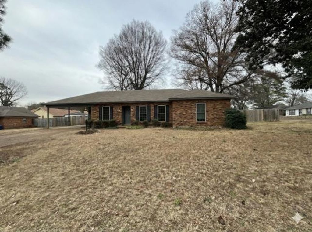 5786 S FOXBURROW CIR, Memphis, TN 38115