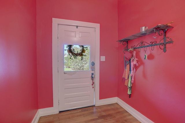 905 S Walnut ST, Georgetown, TX 78626