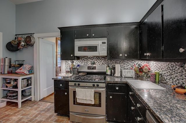 905 S Walnut ST, Georgetown, TX 78626