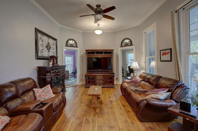 905 S Walnut ST, Georgetown, TX 78626